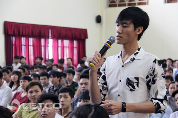 sinh vien hao hung dang ky tham gia chuong trinh ja vitech
