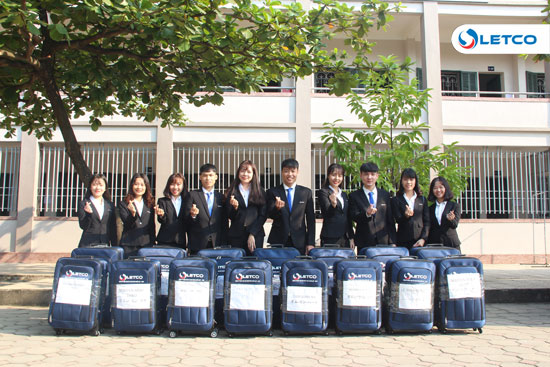 10 Thực tập sinh nghiệp đoàn Nishinihon xuất cảnh
