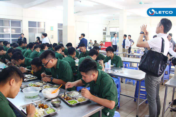 Đoàn công tác Nhật Bản dùng bữa trưa cùng Thực tập sinh LETCO