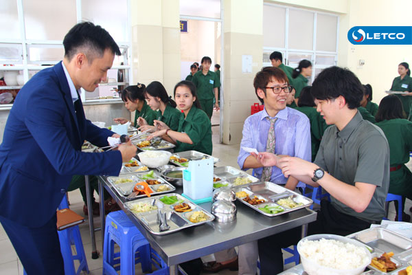 Đoàn công tác Nhật Bản dùng bữa trưa cùng Thực tập sinh LETCO