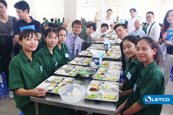 Đoàn công tác Nhật Bản dùng bữa trưa cùng Thực tập sinh LETCO