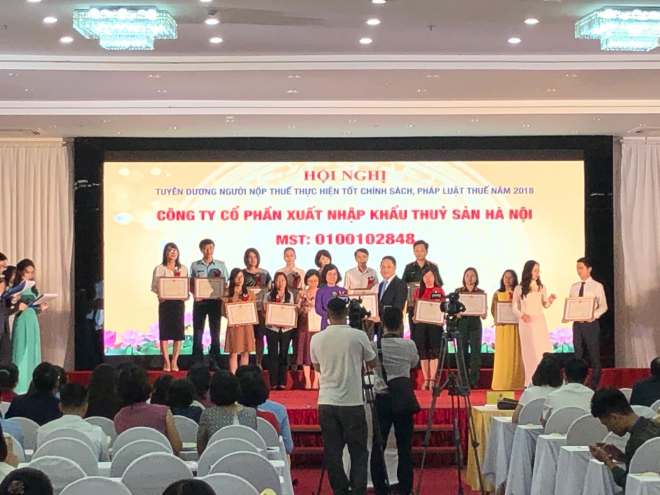 Hà Nội tuyên dương 385 doanh nghiệp thực hiện tốt chính sách, pháp luật thuế