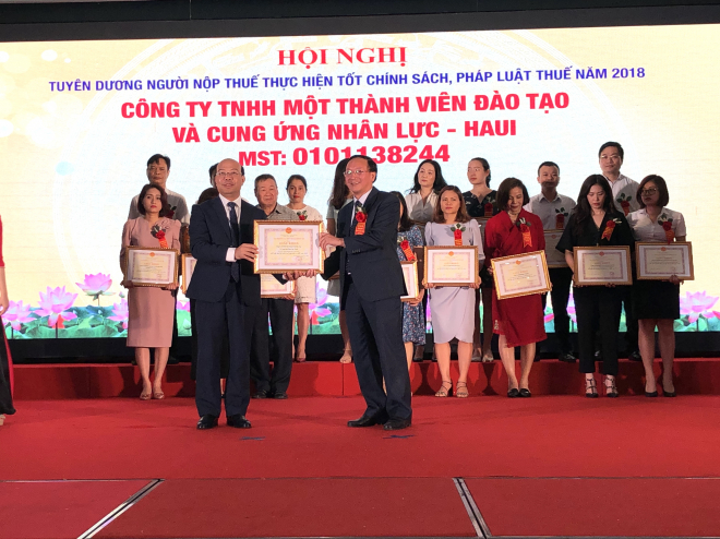 Hà Nội tuyên dương 385 doanh nghiệp thực hiện tốt chính sách, pháp luật thuế