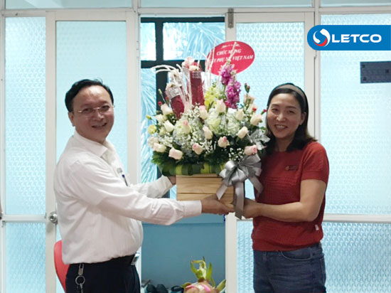 Gặp mặt chúc mừng ngày Phụ nữ Việt Nam
