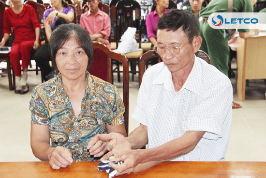 64 thuc tap sinh va gan 200 nguoi bao lanh tham gia ky hop dong