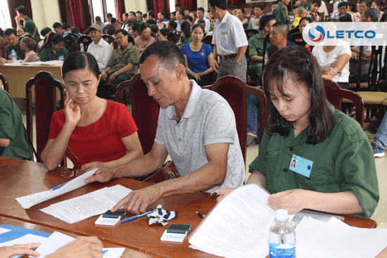 64 thuc tap sinh va gan 200 nguoi bao lanh tham gia ky hop dong