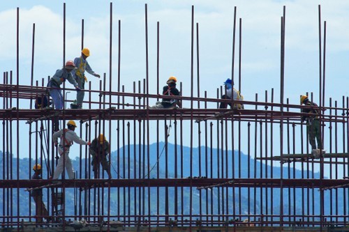 Lao động xuất khẩu Thái Lan được hưởng quyền lợi như người bản địa