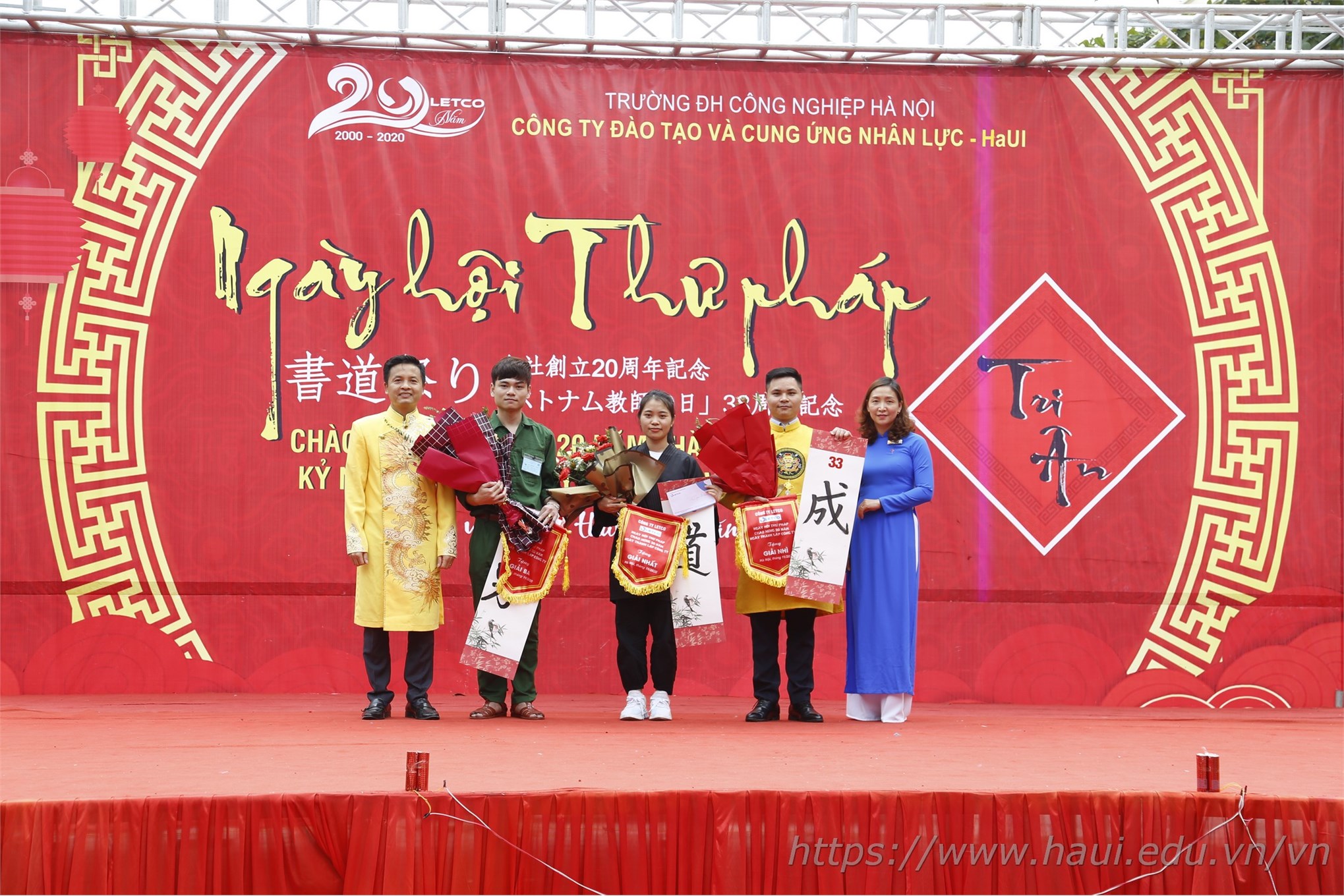 Sôi nổi Ngày hội Thư pháp và liên hoan văn nghệ chào mừng 20 năm thành lập Công ty LETCO