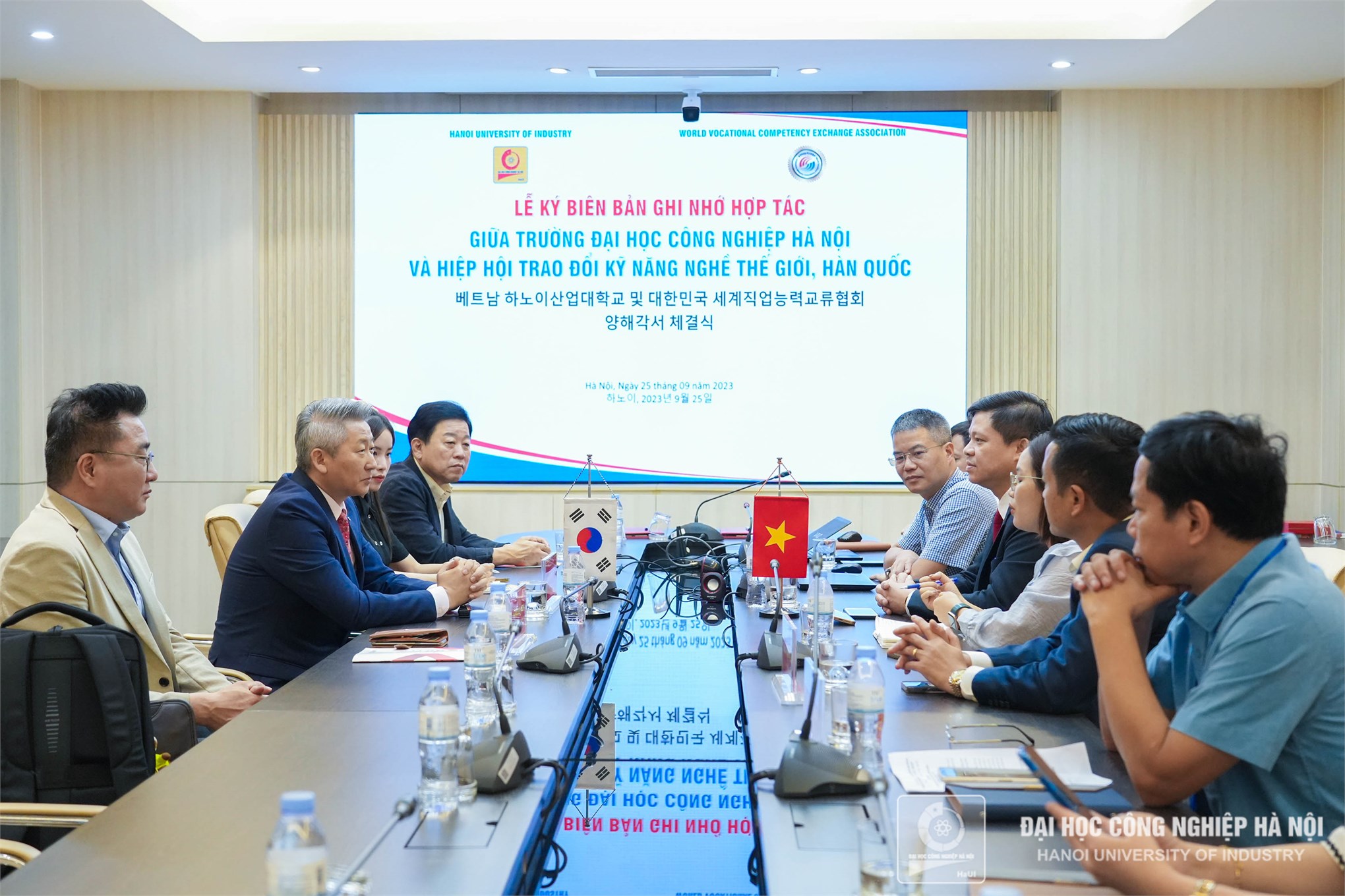 Ký Biên bản ghi nhớ hợp tác với Hiệp hội trao đổi kỹ năng nghề thế giới, Hàn Quốc (WVCEA)